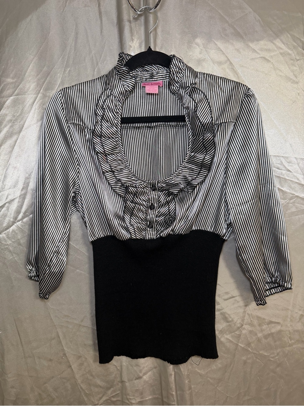 She’s Cool Women’s L Black White Striped Ruffle Blouse Sweater Knit Waist Y2K